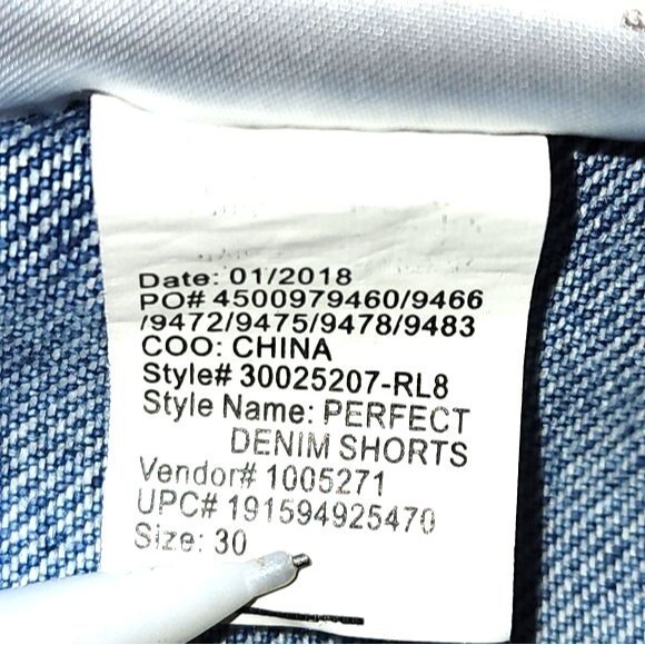 William Rast Light Wash Bleach Striped Frayed Hem Denim Perfect Shorts Size 30 - Picture 11 of 11